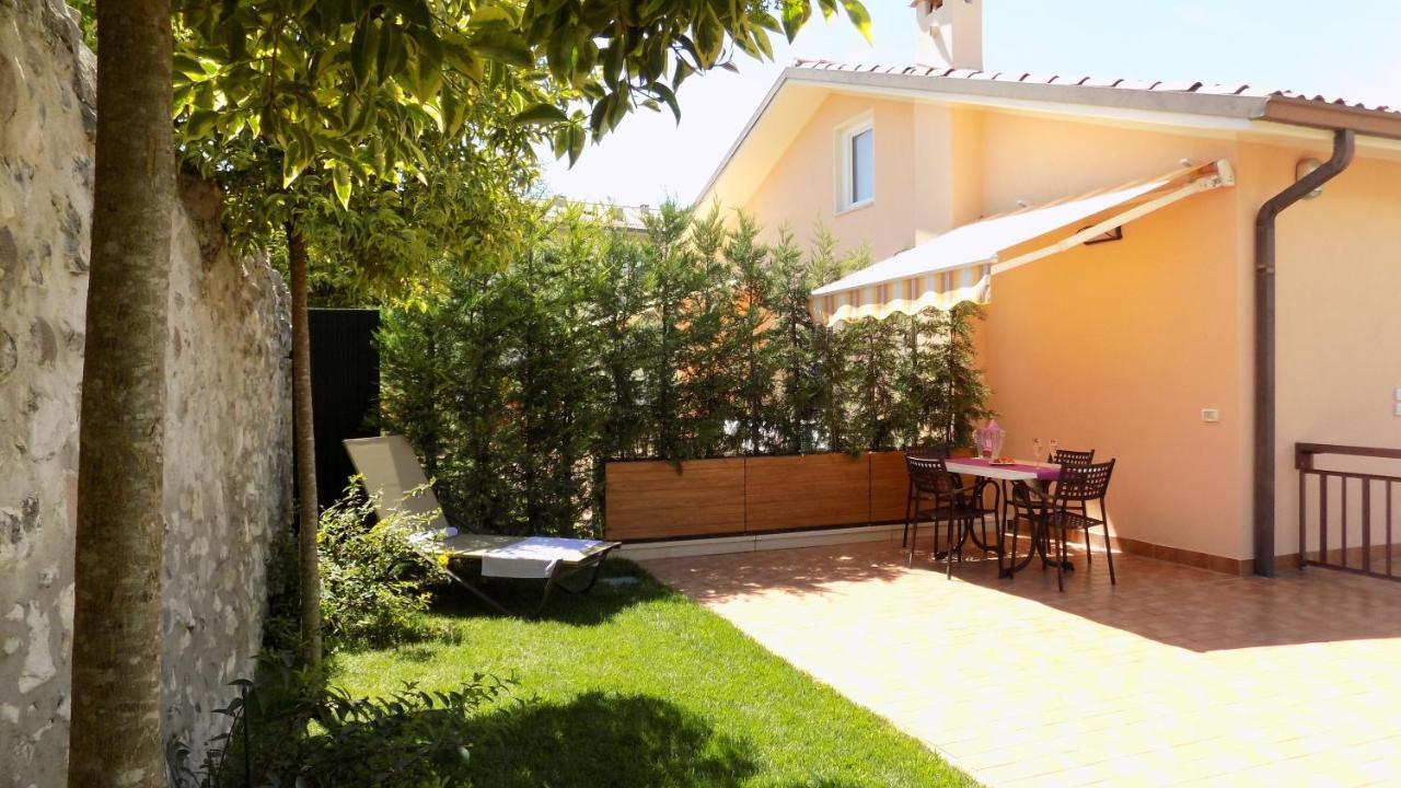 Millyholidays - Apartment Lilla - Center - Nearby Beach - Private Garden - Spa Pool Bardolino Exterior foto
